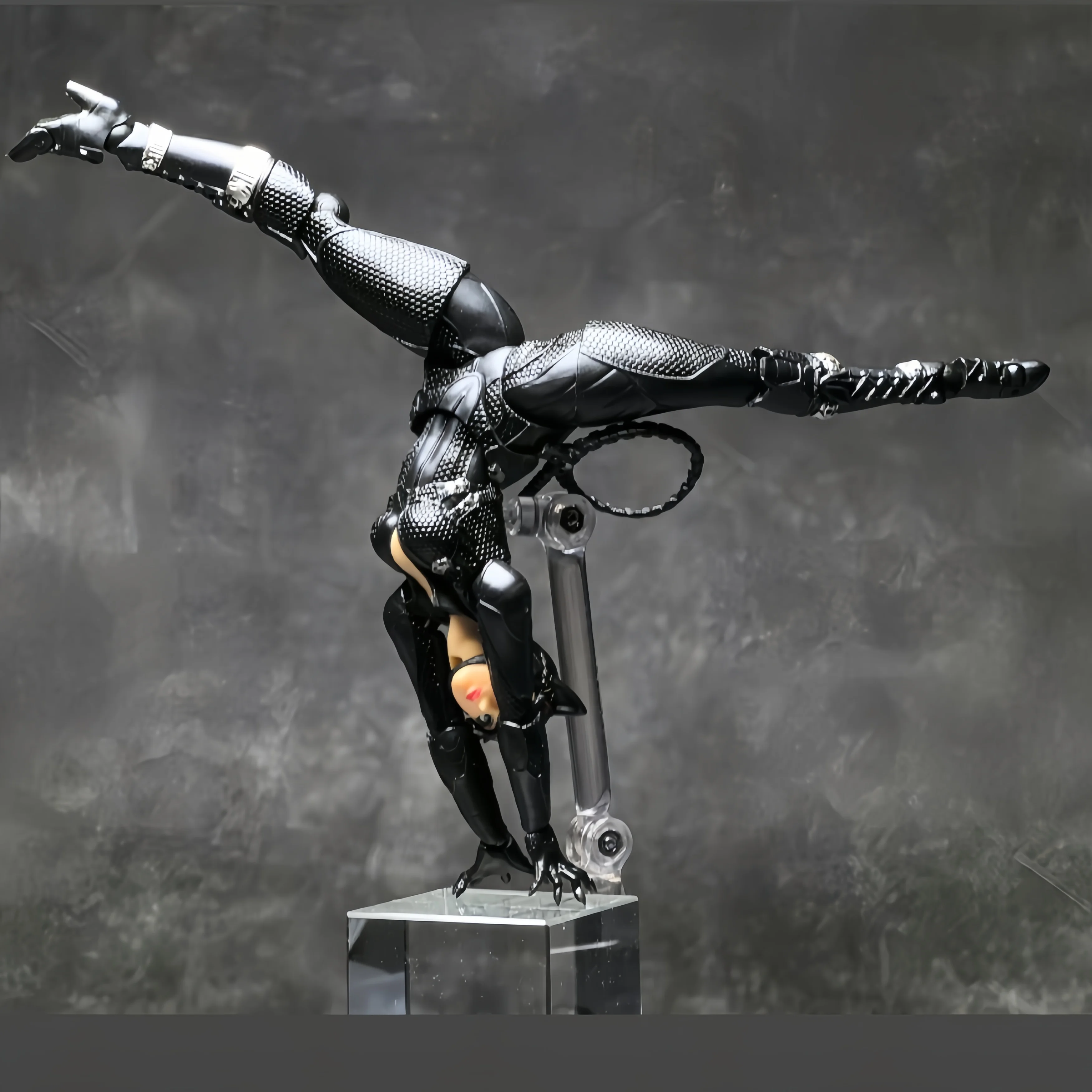 Revoltech Catwoman Action Figure Collectible Toy Gift - Image 4