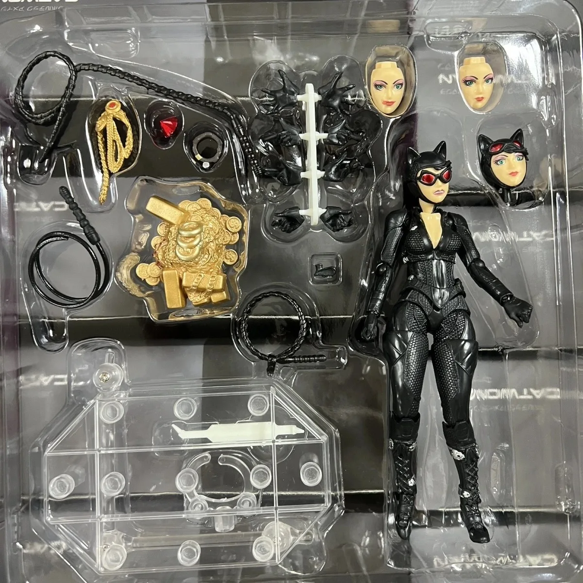 Kaiyodo Revoltech Catwoman Selina Kyle Action Figure Gift - Image 3