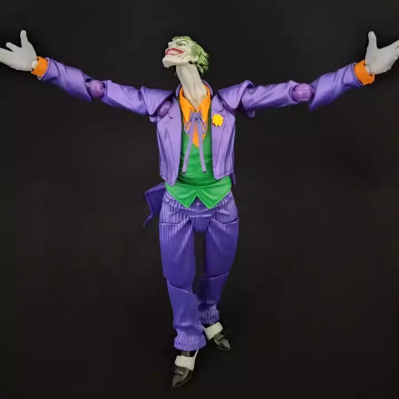 Kaiyodo Revoltech Joker Ver.1.5 Collectible Figure - Image 3